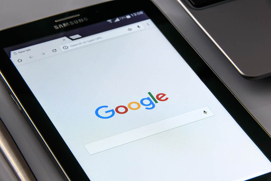 Cómo pedir facturas con IVA en Google